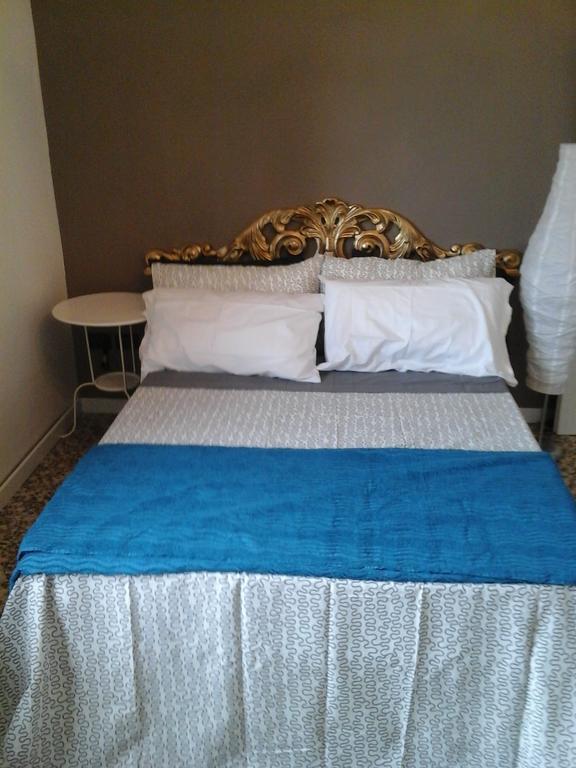 L.T. Schneider B&B Bologna Cameră foto